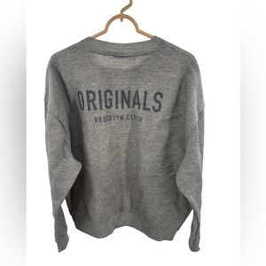 Brooklyn Cloth Originals Gray Crewneck Sweater M casual athletic unisex neutral
